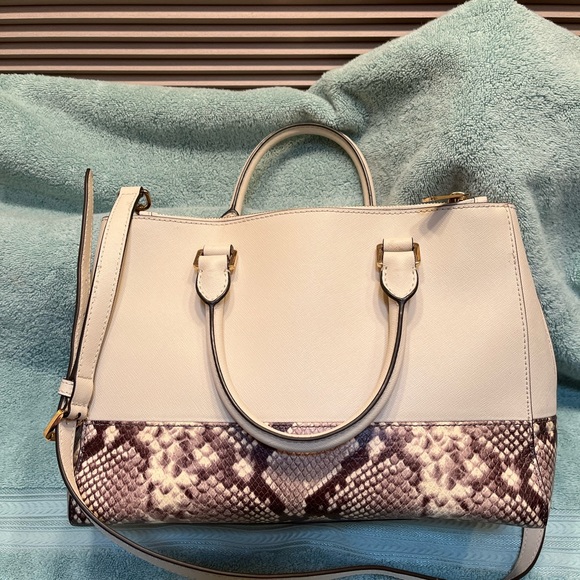 Michael Kors Handbag - Picture 3 of 8